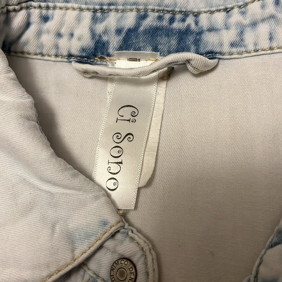 Ci Sono long sleeve faded blue jean button up top - Picture 3 of 5